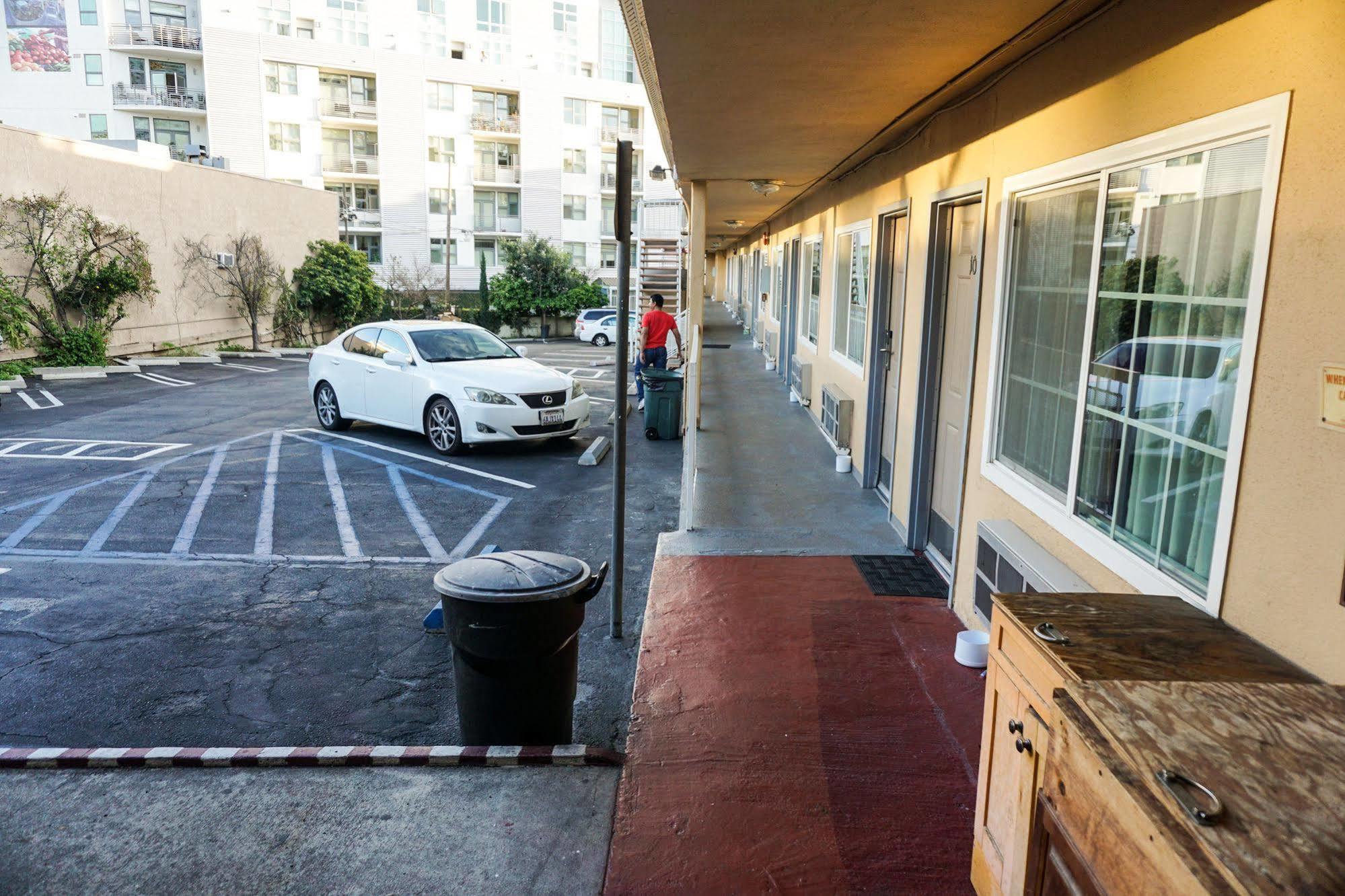 Hollywood La Brea Inn Los Angeles Exterior photo